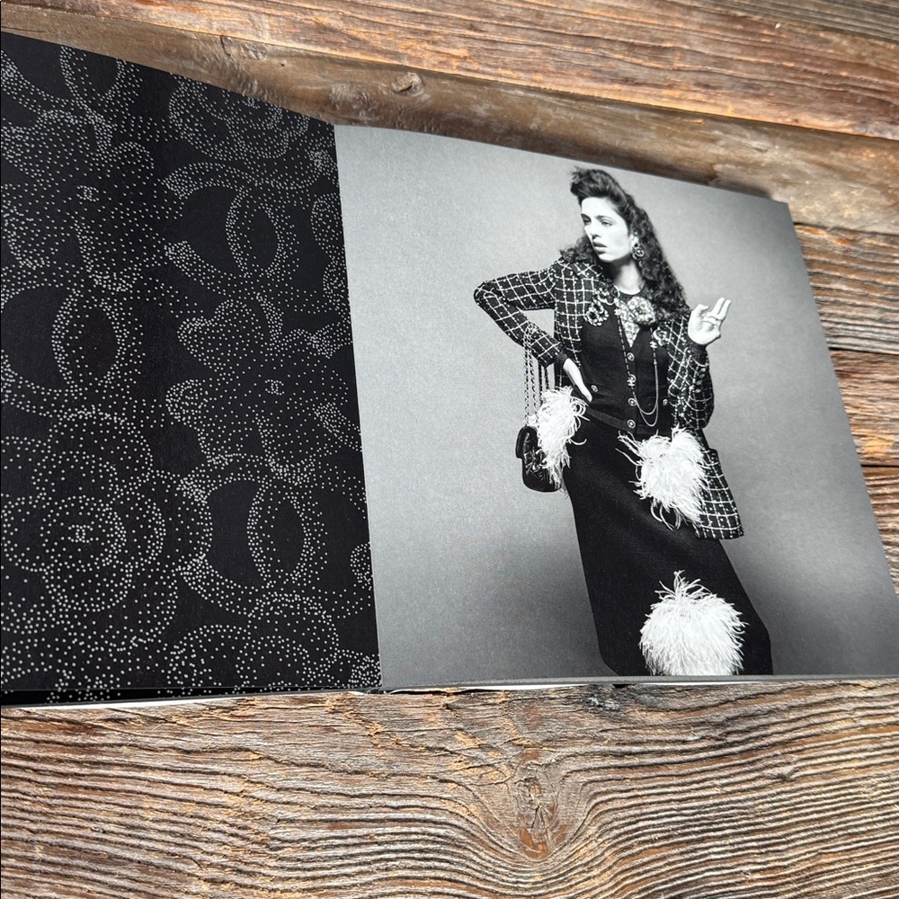 Chanel coffee table fashion books bundle - Picture 5 of 7